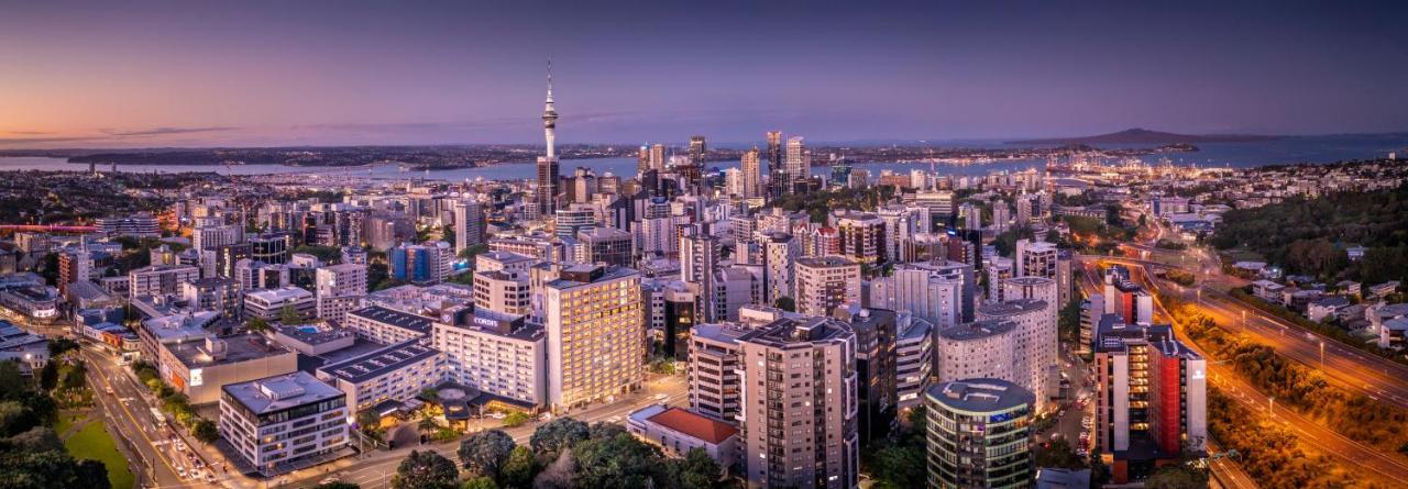 奥克兰柯蒂斯朗廷酒店集团 外观 照片 Skyline of Auckland CBD